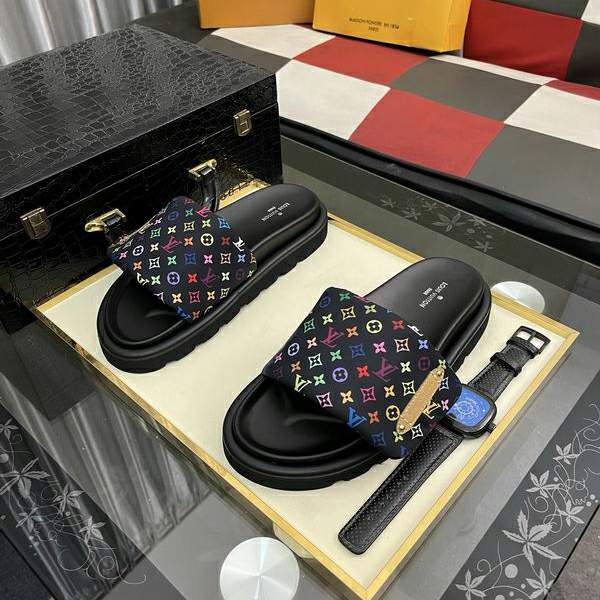Picture of Louis Vuitton Slippers _SKULVsz38-45WM0502266